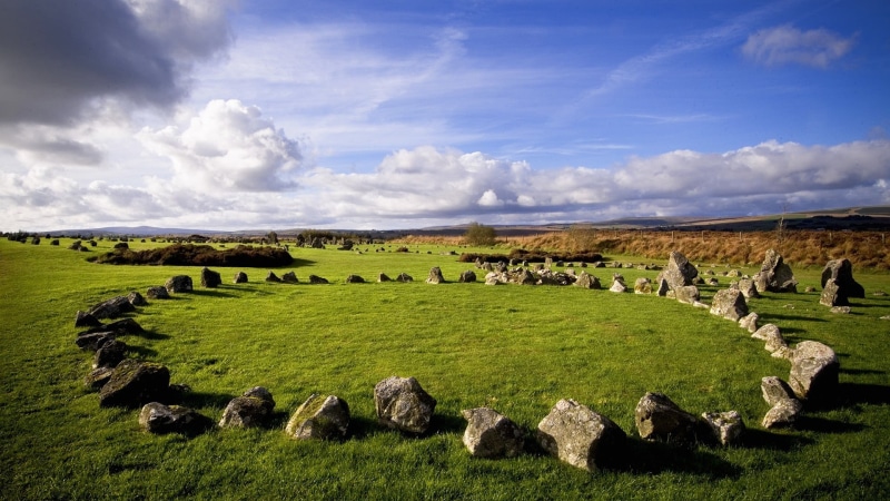 rural Scene, rocks, outdoors, tranquility, grass, stonehenge, solid, nature, the past, 1080P, environment, green Color, mammal, field, wiltshire, tourism