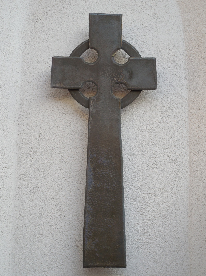 symbol, 4K, crucifix, spirituality, old, antique, white, outdoors, close-up, faith, church, place of worship, celtic cross, cross, no people, architecture