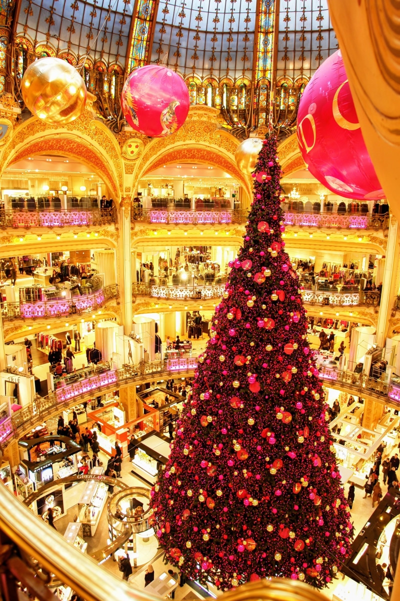 retail display, interior, decoration, store, tree, 4K, real people, incidental people, gallery, adults only, gallery lafayette, amusement park, celebration