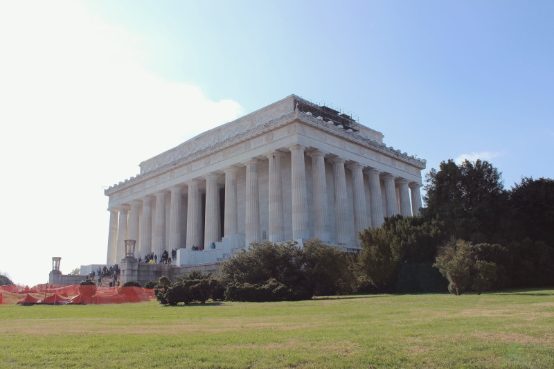 4K, architectural column, government, built structure, grass, outdoors, lincoln memorial, travel destinations, historic, lincoln, day, us, history, no people