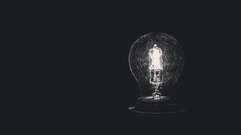 no people, domestic room, filament, black background, reflexion, inspiration, single object, electricity, studio shot, lighting equipment, glass - material
