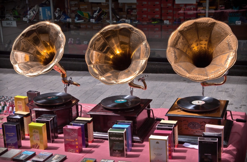 transparent, gramophone, vintage, old, indoors, variation, close-up, no people, musical equipment, flea market, listen to music, still life, music, antique