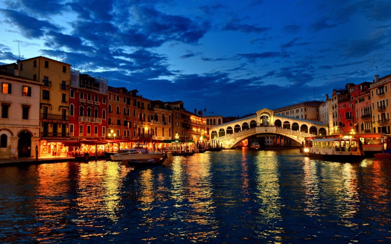history, old, house, vacations, famous Place, built Structure, night, illuminated, transportation, concrete, reflection, mode of transportation, veneto