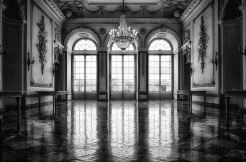 luxury, arches, seat, architecture, arch, castle, building, refl, built structure, column, ceiling, empty, classic, museum, historical, window, light, mansion