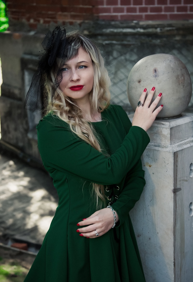 lipstick, antiquity, standing, leisure activity, concrete, make-up, young adult, 4K, three quarter length, hairstyle, palace, beauty, real people, leaning