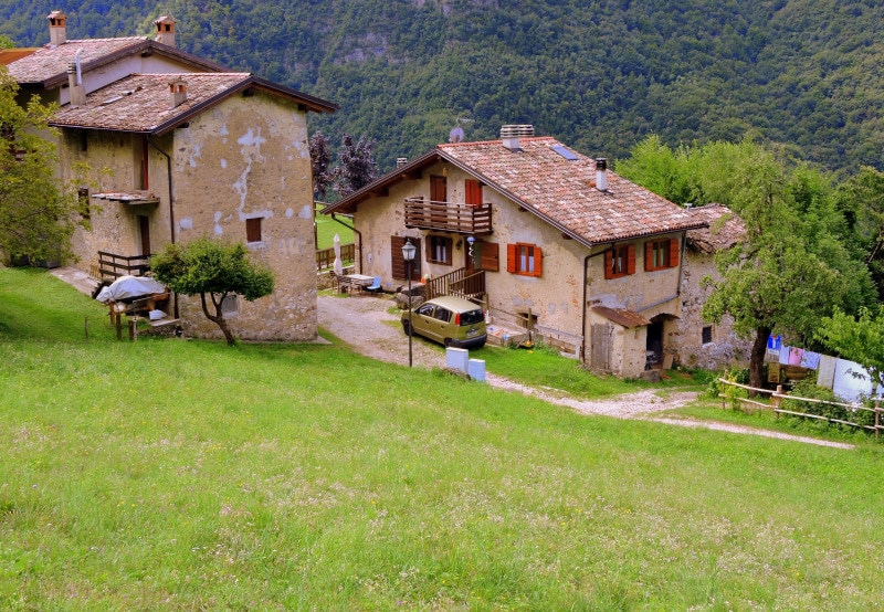 tree, House, village, building, building exterior, mountain, old houses, Borgo, land, residential district, architecture, tranquility, Houses, non-urban scene