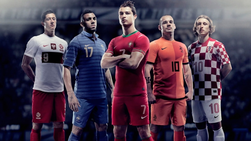 young men, Cristiano Ronaldo, sportsman, men, cooperation, 1080P, young adult, three quarter length, focus on foreground, EURO 2012, group of people, red