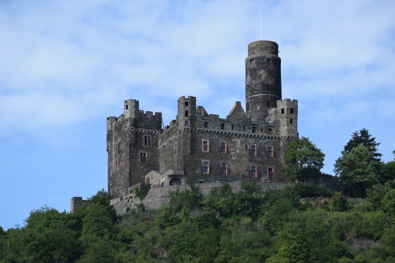 hilltop castle, 5K, nature, day, low angle view, castle, building, liechtenstein castle, built structure, architecture, old, plant, building exterior