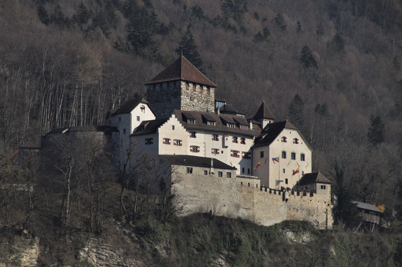 day, belief, house, high, architecture, monarchy, stone, princely, history, outdoors, an isolated, built structure, rock, the style of the country, 5K
