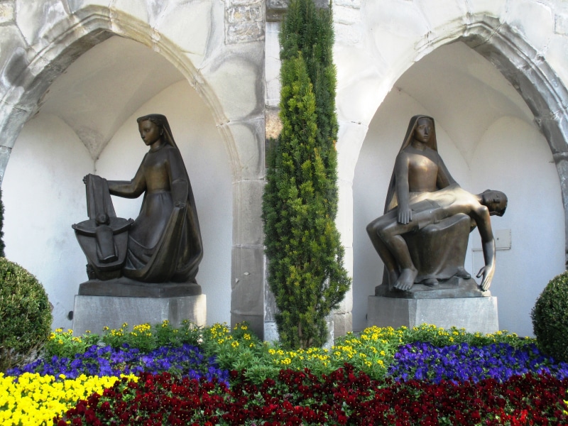 history, bronze, religion, sculpture, plant, flower, male likeness, the past, sacral, no people, flowering plant, human representation, outdoors, built structure