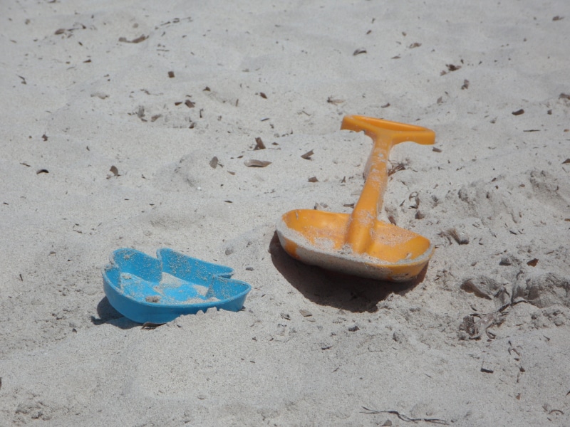 sand toys, day, vacations, blade, sand pail and shovel, sand beach, digging, high angle view, bucket, children, 4K, sandalwood stuff, Sandalwood, holiday