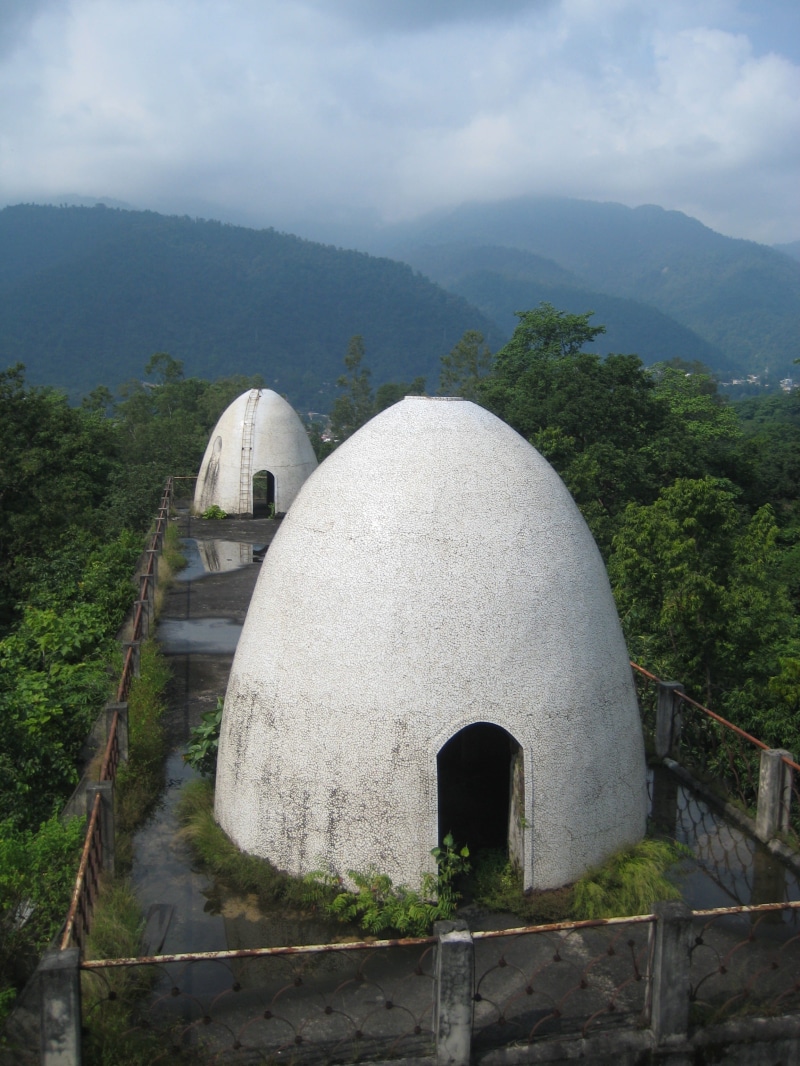 ashram, arch, spirituality, outdoors, no people, sky, india, history, religion, nature, ancient civilization, mountain, 2K, beatles, building exterior