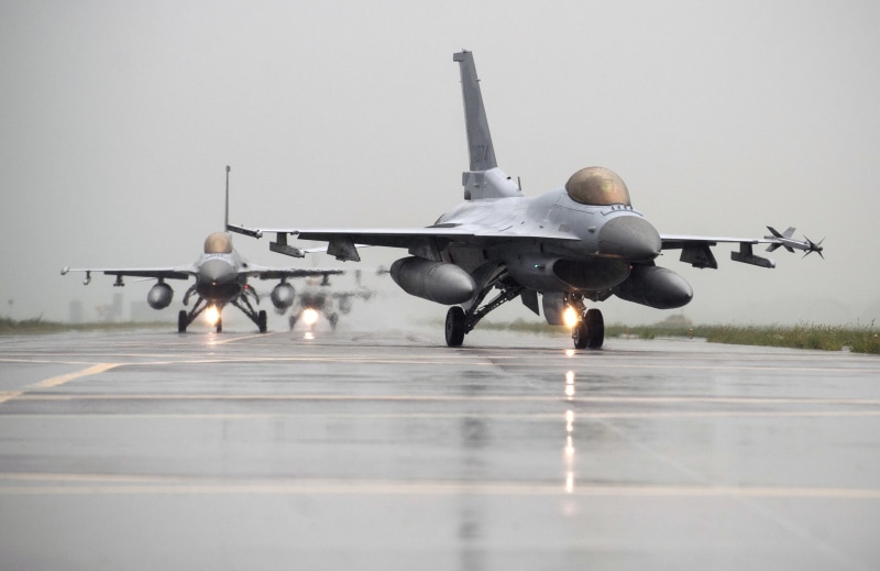 US Air Force, asphalt, motion, flying, day, road, air vehicle, plane, aircraft, army, General Dynamics F-16 Fighting Falcon, airport, transportation, arrival