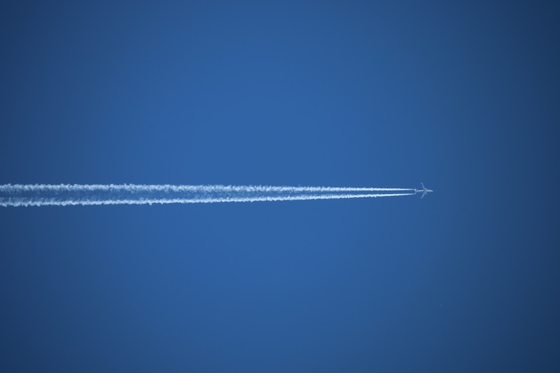 mid-air, 5K, aerospace industry, blue background, on the move, smoke - physical structure, white color, no people, nature, copy space, airshow, flying