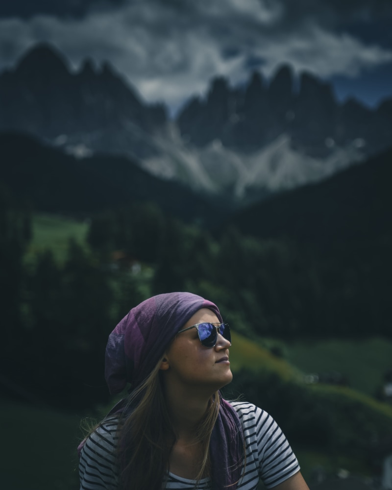 landscape, sky, accessories, women, human, lifestyles, adult, non-urban scene, mountain, coat, person, young adult, young women, real people, female, sunglasses