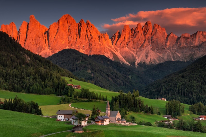 clouds, village, sunlight, trees, 720P, Italy, landscape, mountains, grass, nature, sky, Santa maddalena