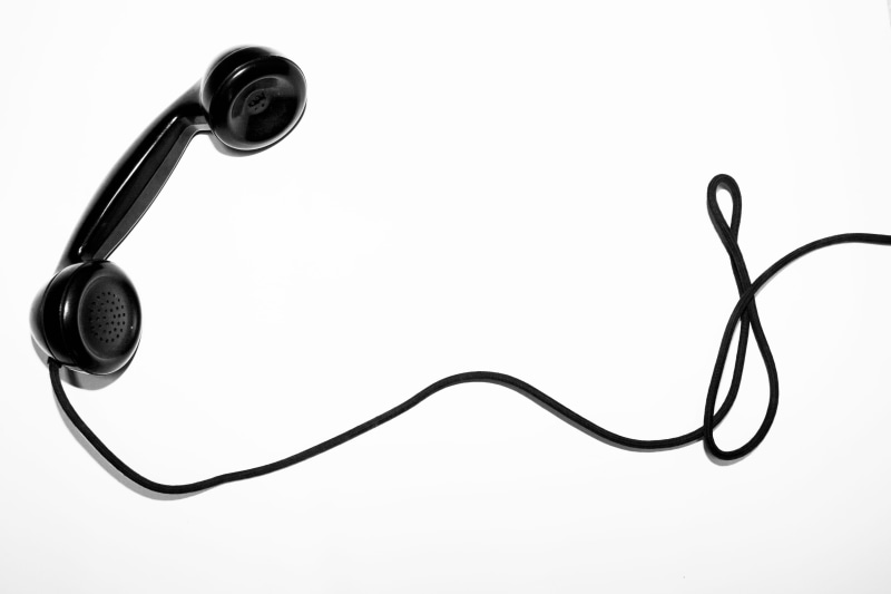 cable, tel, indoors, isolated, close-up, 4K, single object, black, white background, listening, connection, corded, still life, telephone, wire, fono