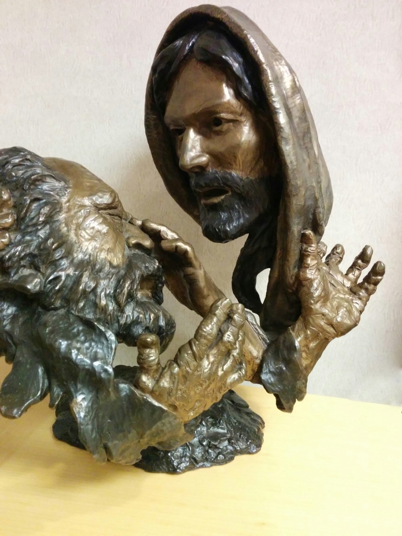 indoors, male likeness, art and craft, brass, close-up, human representation, studio shot, 2K, religion, blind man, representation, statue, face, no people