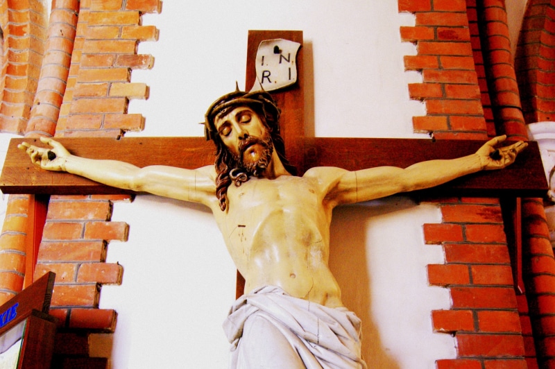 creativity, 2K, spirituality, christianity, crown of thorns, the resurrection, brick wall, christen, religion, jesus of nazareth, low angle view, christ