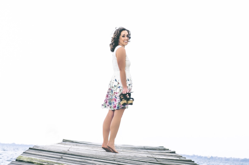 clothing, sea, beautiful, full length, ocean, standing, freedom, beach, cheerful, shoes, pair, copy space, dress, lifestyles, leisure activity, outdoors