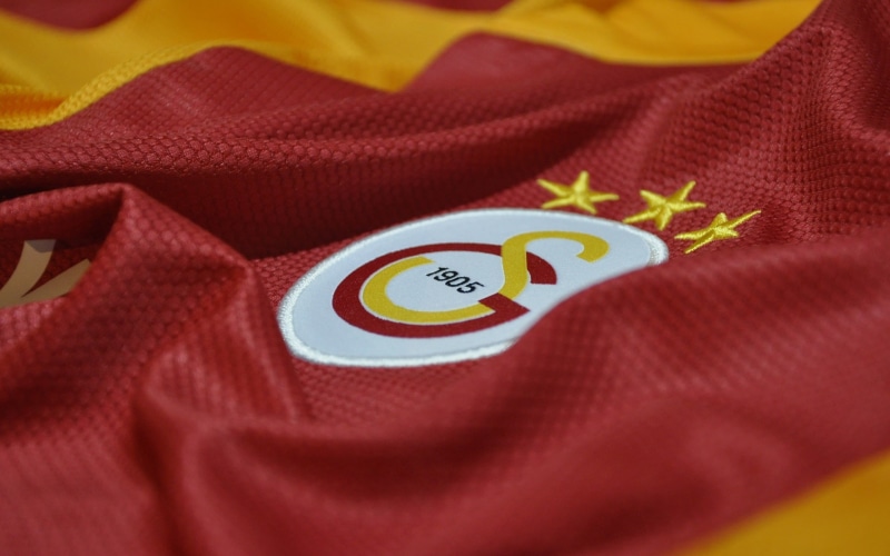 1080P, yellow, shirt, stars, Galatasaray S.K., red, logo, closeup, soccer, depth of field, soccer clubs
