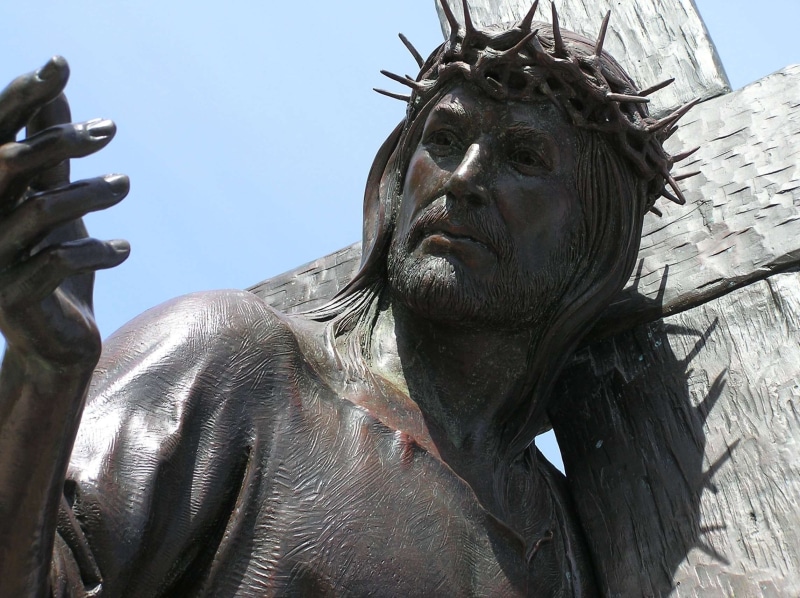 art and craft, looking, bronze, 1080P, lifestyles, reviva, religion, representation, redeemer, people, good friday, crown of thorns, crown, front view