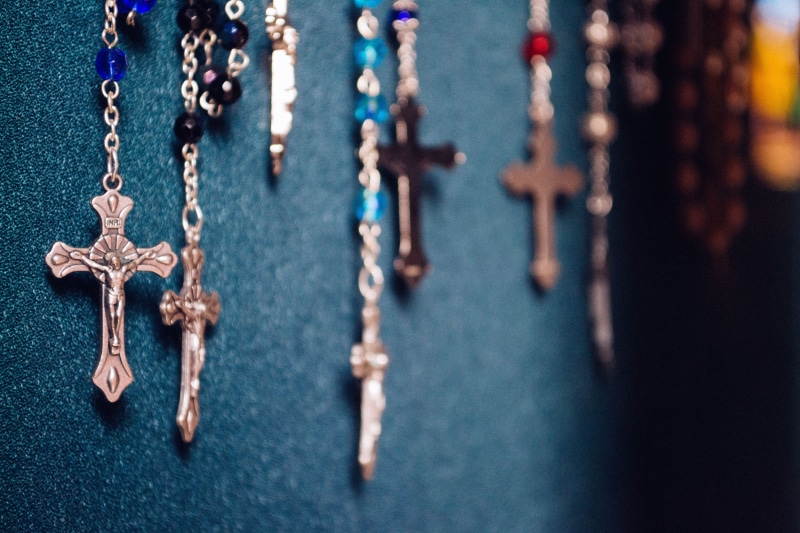 necklace, fashion, mystery, in a row, chain, rosary, selective focus, blue, hanged, jewelry, rosary Beads, focus on foreground, salvation, catholic, crucifix