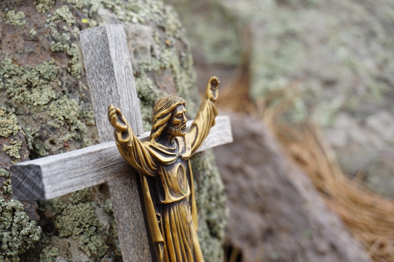 sculpture, creativity, human representation, jesus, belief, spirituality, art and craft, statue, christ, angel, day, representation, holy, gold colored