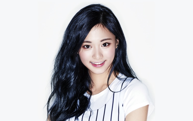 artist, jyp, studio shot, hairstyle, long hair, girl, music, beautiful woman, kpop, front view, young women, young adult, headshot, hair, indoors, 4K