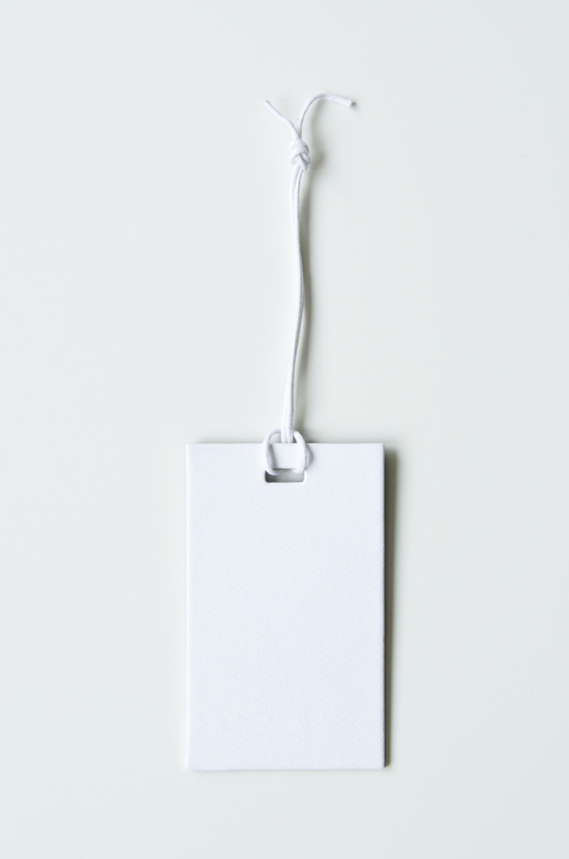 close-up, cut out, hanging, indoors, communication, white, office supply, white background, template, blank, copy space, emotion, photo, no people, paper