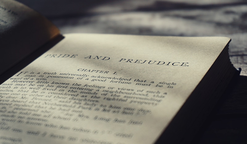 calligraphy, close-up, photo, novels, publication, 5K, business, law, scripture, selective focus, pride, still life, pen, pages, text, focus, papers, document