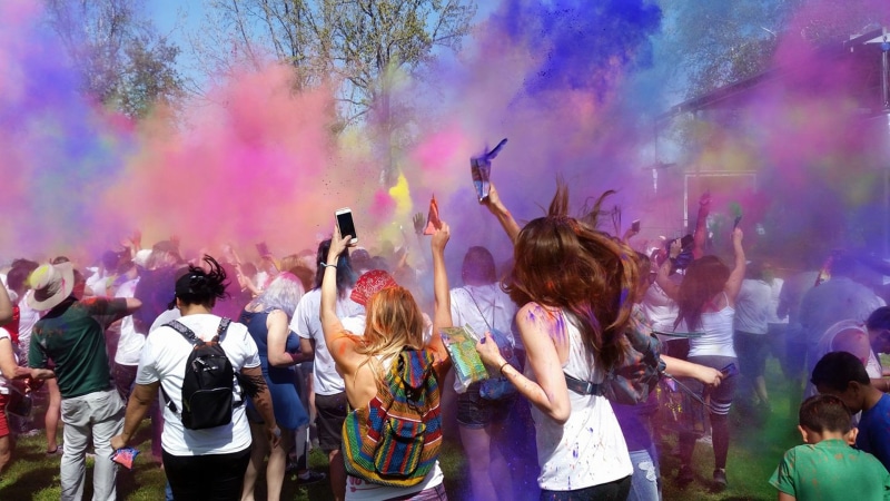 1080P, celebration, color festival, large group of people, men, human arm, human limb, crowd, arms raised, togetherness, excitement, event, group of people