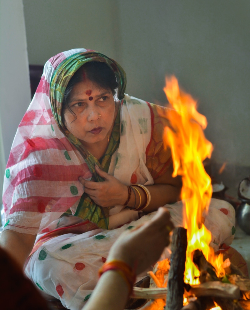 front view, heat - temperature, women, 4K, outdoors, nature, one person, mature adult, love, mother, india, hindu, maa, female, portrait, prayer, religion