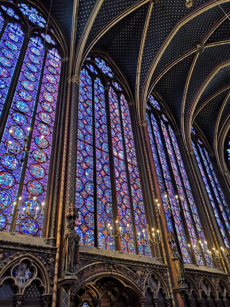 window, glass, statue, architecture and art, built structure, time, brightness, sainte-chapelle, indoors, spirituality, arc, no people, paris, column, france