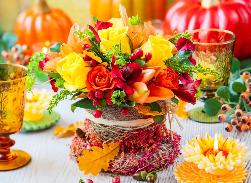4K, food and drink, vase, summer, religion, floral garland, belief, green Color, berries, beauty in nature, table, wood - Material, leaf, season, gift