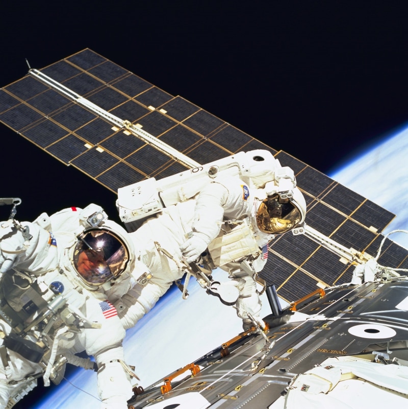 tether, maintenance, occupation, metal, space station, solar energy, no people, balance, spacewalk, extravehicular activity, futuristic, science, research