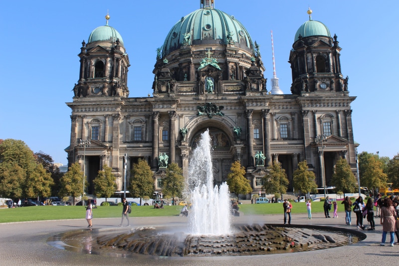 berliner dom, fountain, sky, architecture, water, monument, culture, Dom, tourist, Cathedral, nature, built structure, real people, building exterior, famous Place