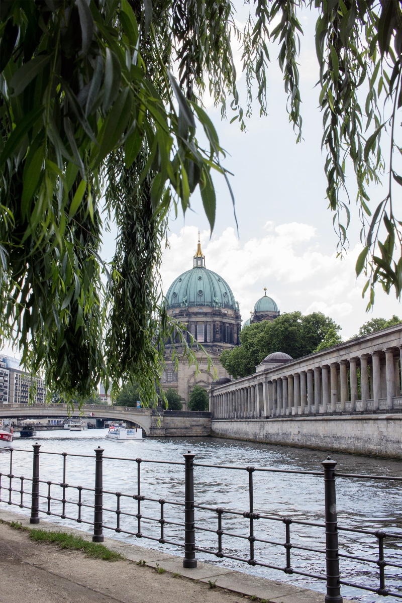 willow, plant, dome, canal, built structure, berlin, spirituality, nature, place of worship, religion, belief, city, connection, sky, cityscape, no people
