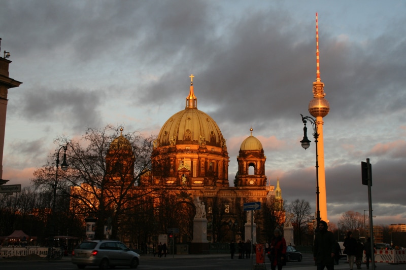places of interest, capital, history, built Structure, capital Cities, 4K, cloud - sky, no people, dome, belief, sky, berlin, landmark, nature, church