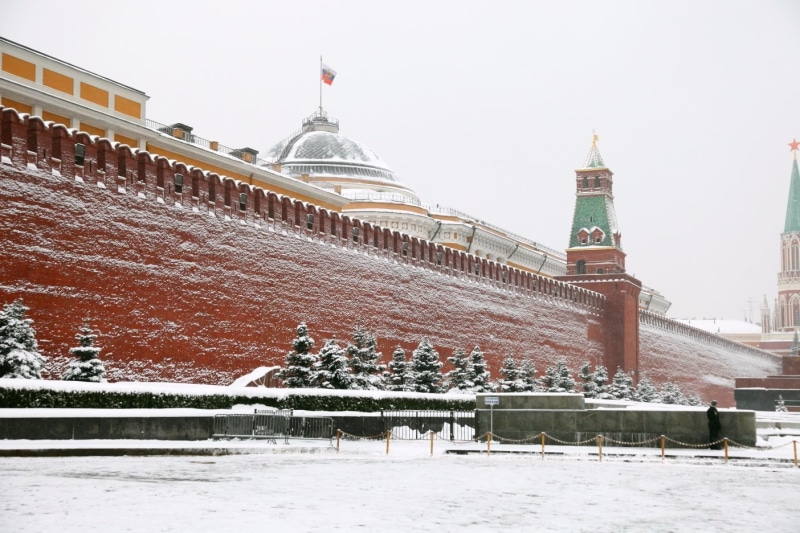 travel destinations, sky, tower, building exterior, snowing, snow, government, ice, square, Moscow, 720P, building, travel, red, tourism, Russia, architecture