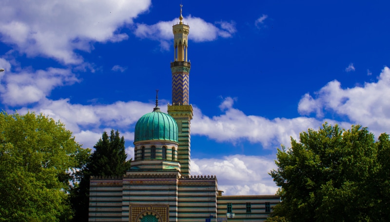 old building, moshe, place of worship, spirituality, dome, plant, belief, enlightenment, outdoors, built structure, building, city, crete, art, mosque