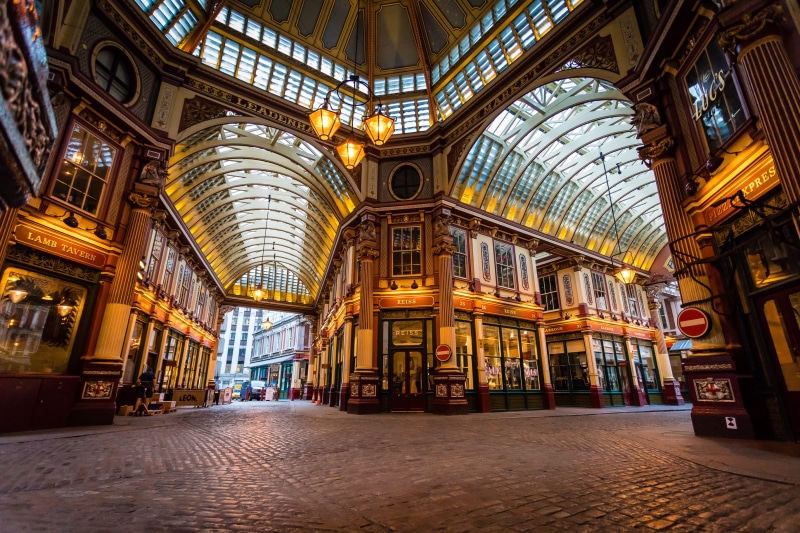 arch, interior, history, the past, glass, britain, concrete, hall, leadenhall, light, london, indoor, day, ceiling, yellow, travel, street, bookshelf, luxury
