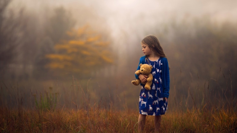 Jake Olson, clothing, nature, girls, children, little girl, women, depth of field, brown hair, offspring, land, 1080P, blue dress, Nebraska, childhood