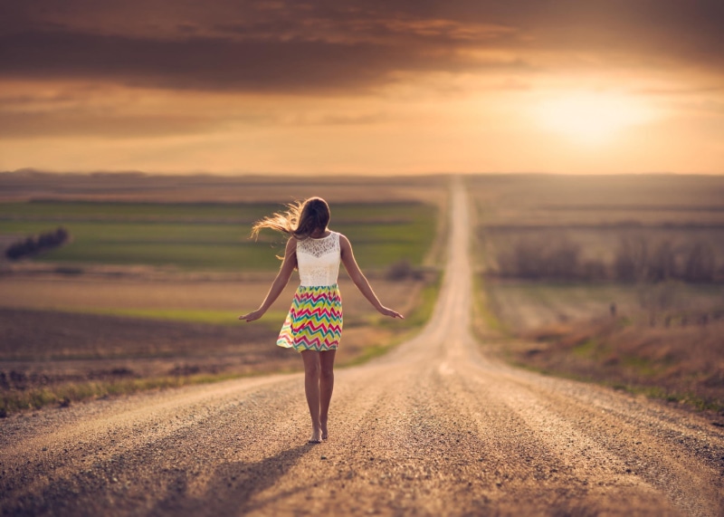 Jake Olson, leisure activity, barefoot, rear view, sky, sunset, Nebraska, lifestyles, clothing, full length, hairstyle, one person, women outdoors, 1080P