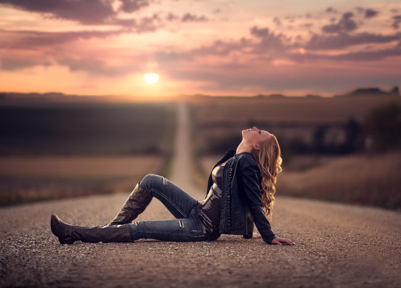 women, road, depth of field, curly hair, Nebraska, blonde, Jake Olson, jeans, looking up, landscape, 1080P