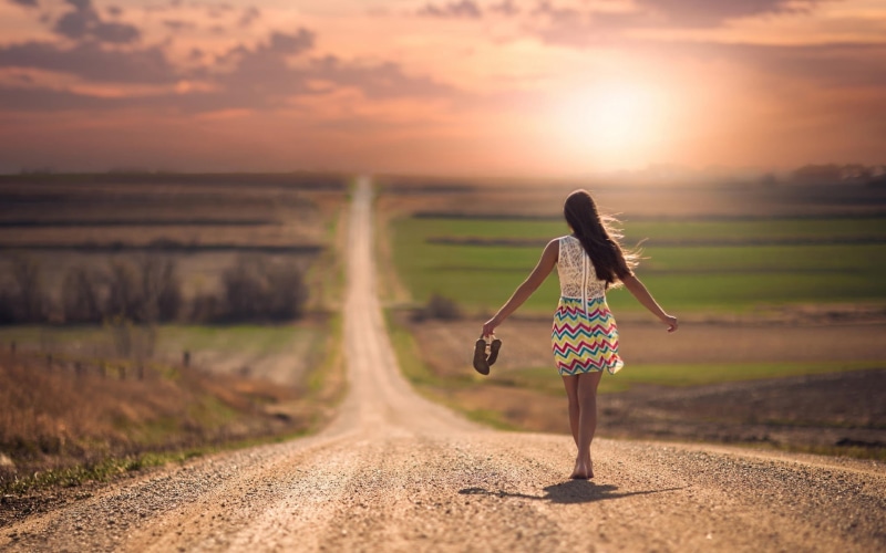 Alone, Jake Olson, Sun Rays, dom, 1080P, Barefoot, brunette, model, sandals, women, road, Nebraska