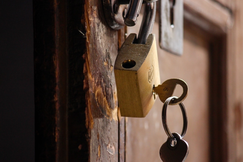 hanging, privacy, metal, safe, key, apartment, close-up, no people, icon, security, rusty, wood, lock, keyhole, 2K, indoors, metal key, architecture, wood - material