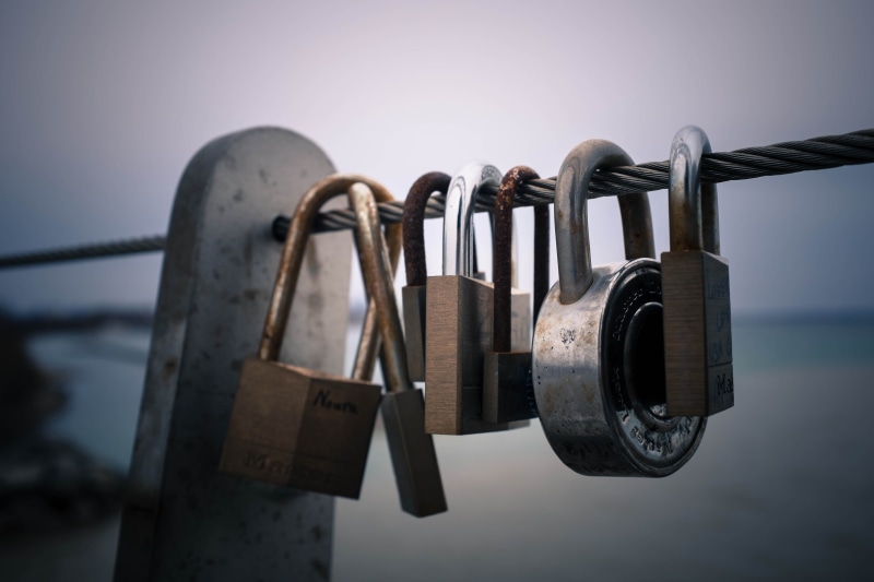metal, safety, connection, security, 4K, close-up, padlock, water, sky, love lock, love, outdoors, day, nature, lock, protection, lockers, focus on foreground