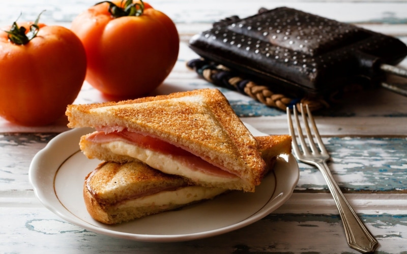 temptation, indoors, serving size, ready-to-eat, meal, fork, breakfast, sandwiches, eating utensil, close-up, table, 720P, healthy eating, steel, tomato