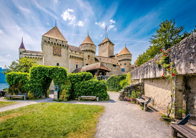 stones, greens, Chillon Castle, castle, wall, Switzerland, chillon, lake, arch, benches, island, 2K, Lake Geneva, lawn